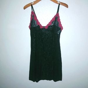 Beautiful XL Filagree Black Nightie Blood Red Lace Trim
